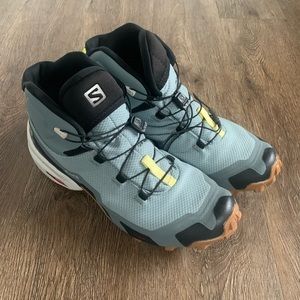 LIKE NEW Salomon Cross Hike Mid GTX Hiking Boots